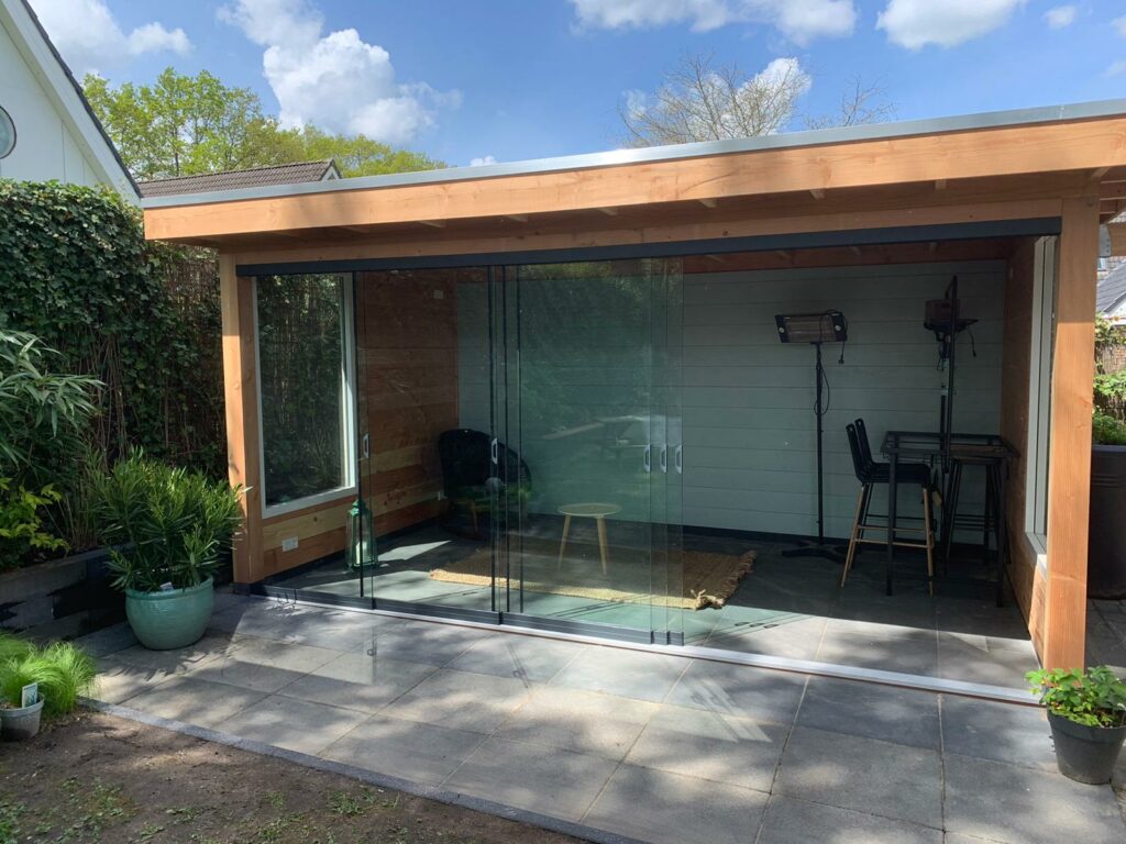 Houten overkapping met glas