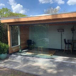 Houten overkapping met glas